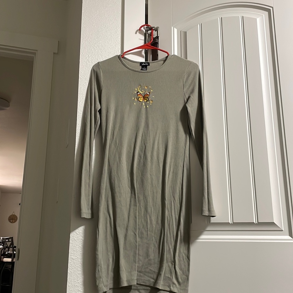Light Green Dress, Medium